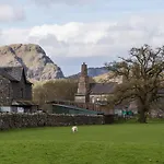 Stunning - Puddleduck - Centre Of