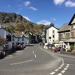 Stunning - Puddleduck - Centre Of